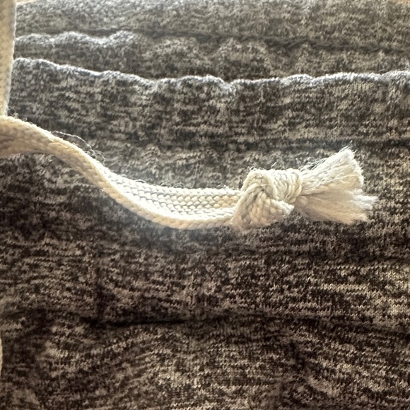 Vuori Gray Women's Joggers size XS - Picture 6 of 6